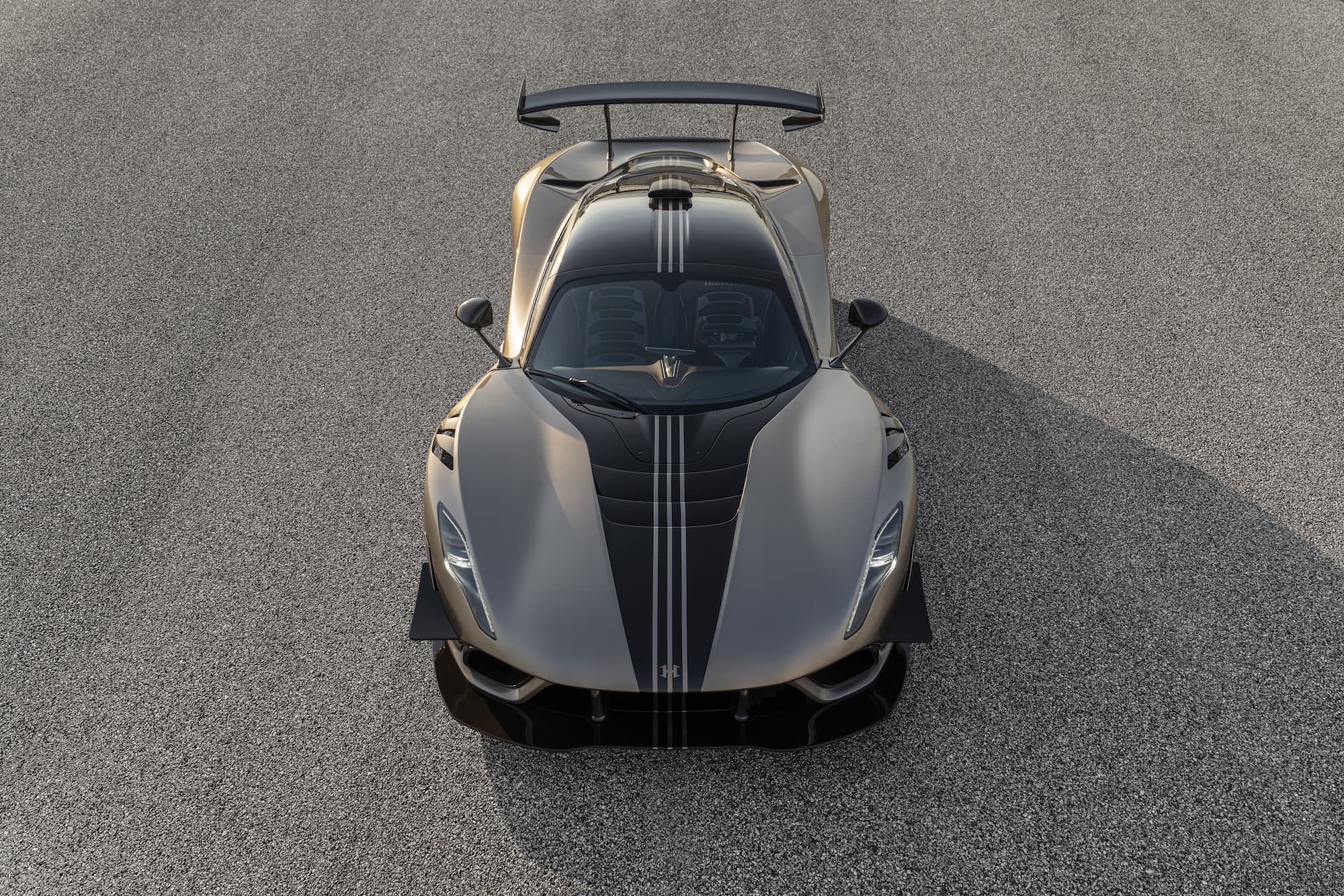 Hennessey-Unveils-1-of-1-Manual-Venom-F5-with-2031-HP-Low-11-1